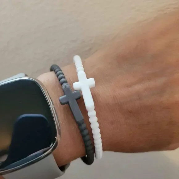 2 Women's silicone 7-8" Cross bracelets - Picture 3 of 3